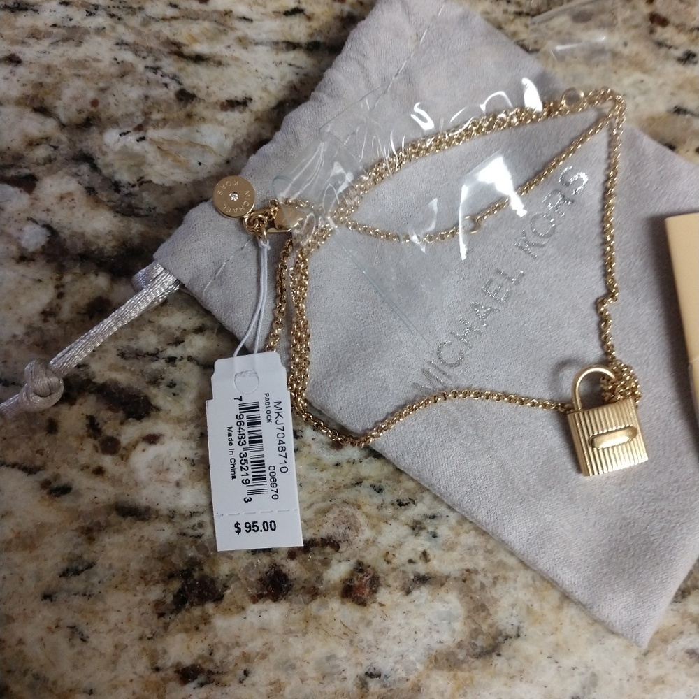 ✨Michael Kors padlock necklace